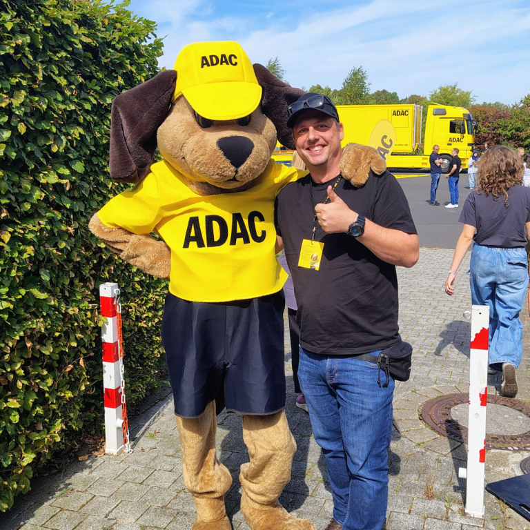Jens macht Werbung für den ADAC